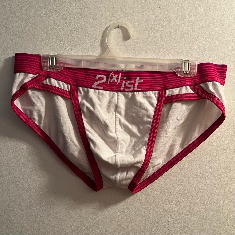2xist Brief